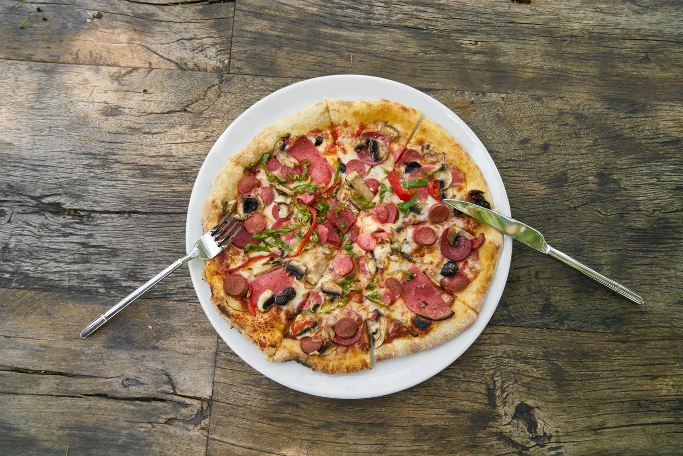 Lucca's Pizzeria and Market
